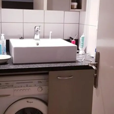 Climatise Avec Terrasse, Parking, Animaux Admis - Fr-1-100-184 Apartment *